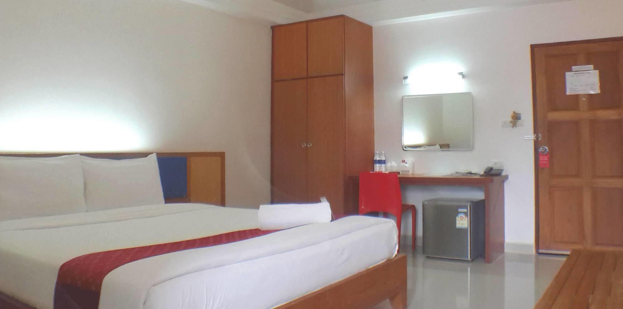 מאה סוט J2 Hotel Maesot מראה חיצוני תמונה